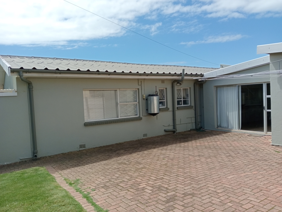 3 Bedroom Property for Sale in Campher Park Eastern Cape